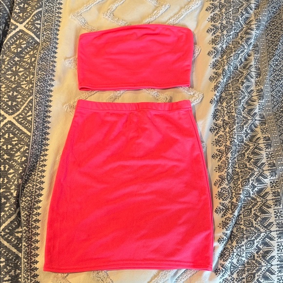 Pretty Little Thing Vibrant Pink Tube Top and Skirt Set - Picture 1 of 3